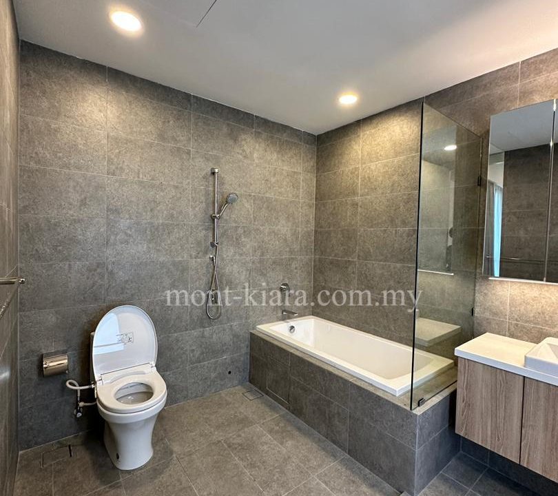 Kami Mont Kiara_1400sf (15)